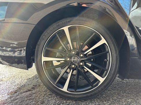 Used 2018 Toyota Camry XSE image 19