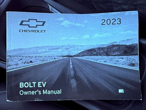 Used 2023 Chevrolet Bolt LT w/ Driver Confidence Package FWD image 21