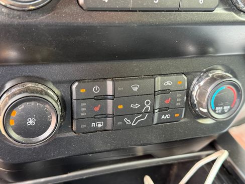 Used 2019 Ford F250 XLT w/ XLT Premium Package AWD/4WD image 10