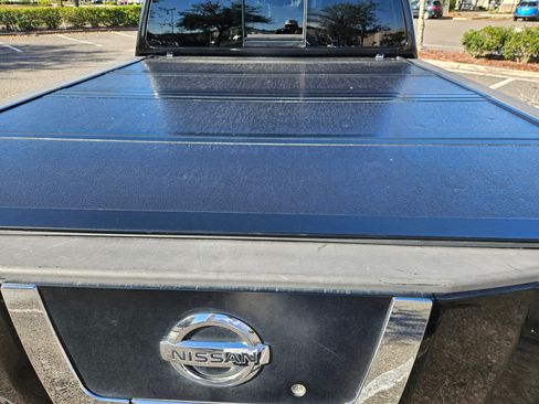 Used 2005 Nissan Titan SE image 8