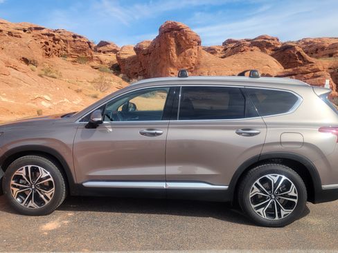 Used 2019 Hyundai Santa Fe AWD image 10