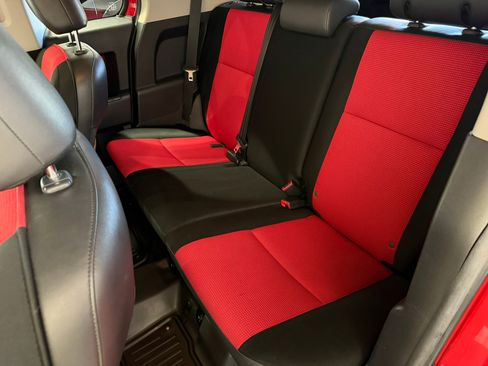 Used 2012 Toyota FJ Cruiser 4WD image 16