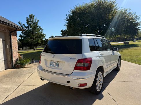 Used 2011 Mercedes-Benz GLK 350 4MATIC image 11
