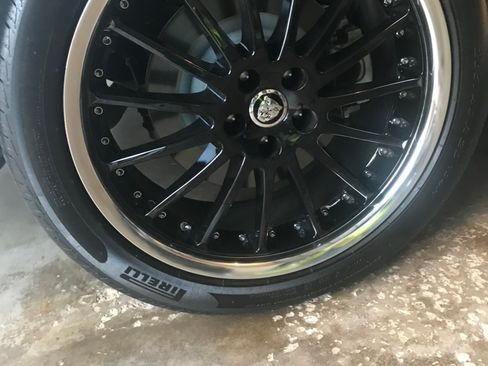 Used 2013 Jaguar XJ image 16