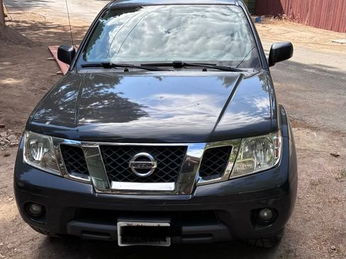Used 2014 Nissan Frontier SV w/ SV Value Truck Package AWD/4WD image 7