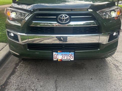 Used 2022 Toyota 4Runner Limited AWD/4WD image 9