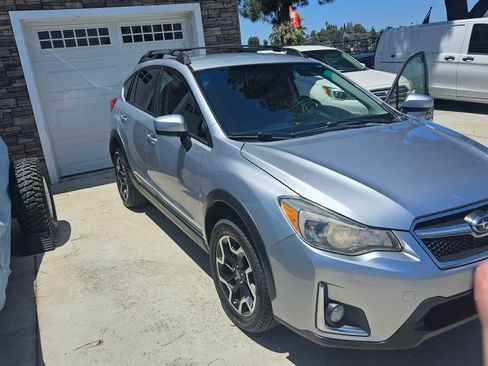 Used 2017 Subaru Crosstrek 2.0i Premium AWD/4WD image 5