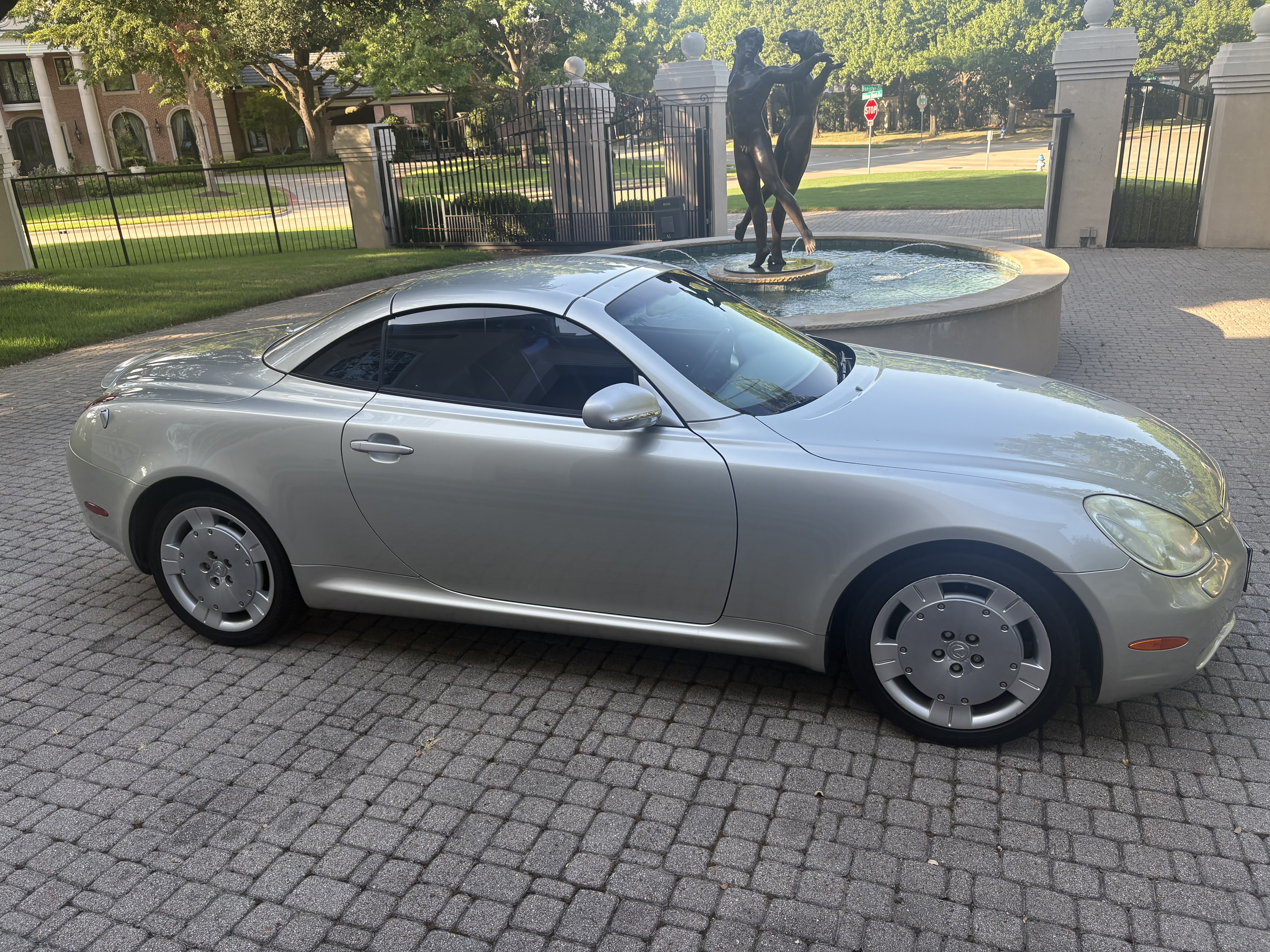 Used 2002 Lexus SC 430 Convertible RWD image 1