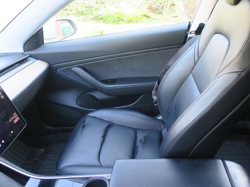 Used 2018 Tesla Model 3 Long Range image 13