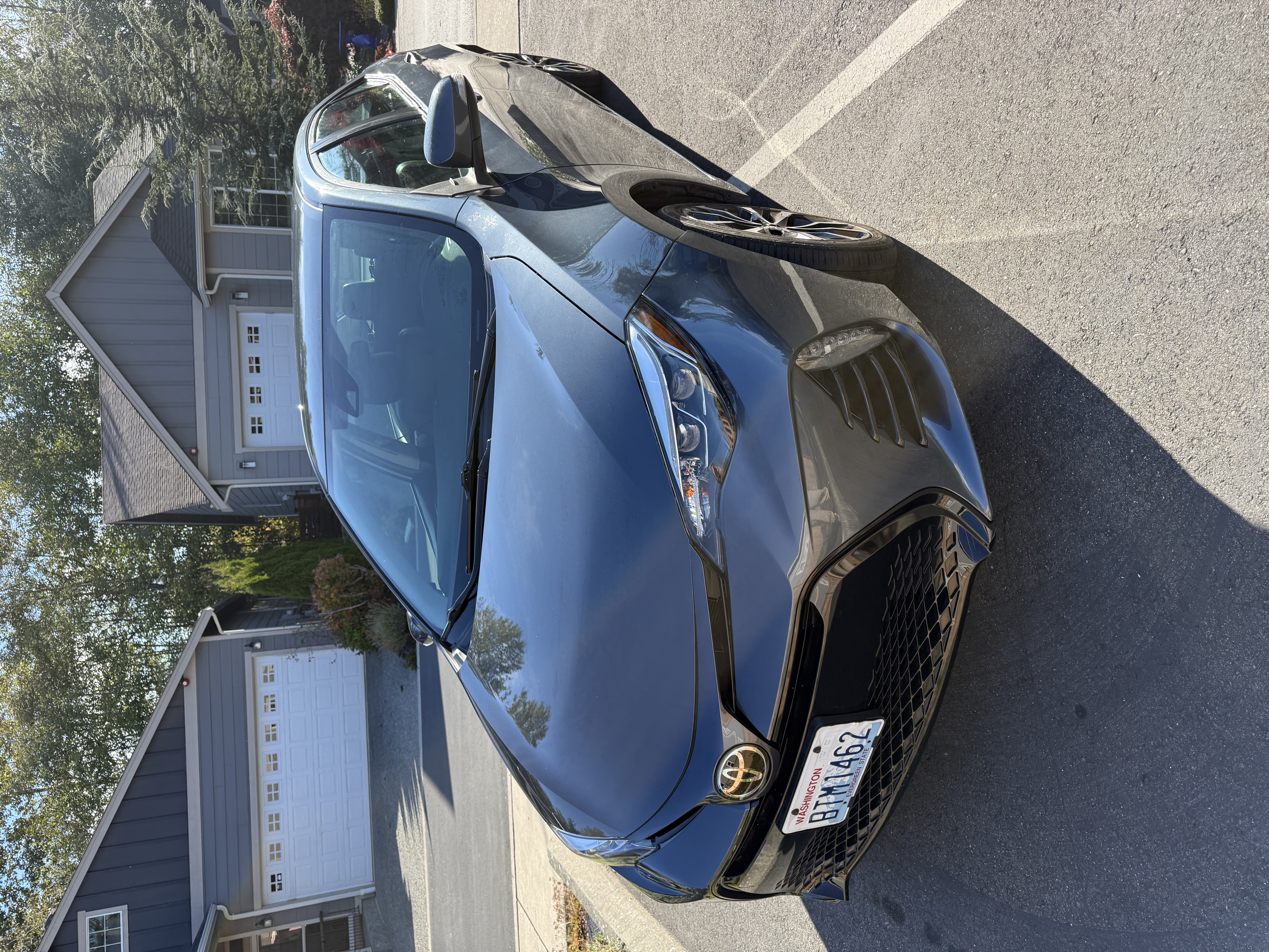 Used 2017 Toyota Corolla SE FWD image 1