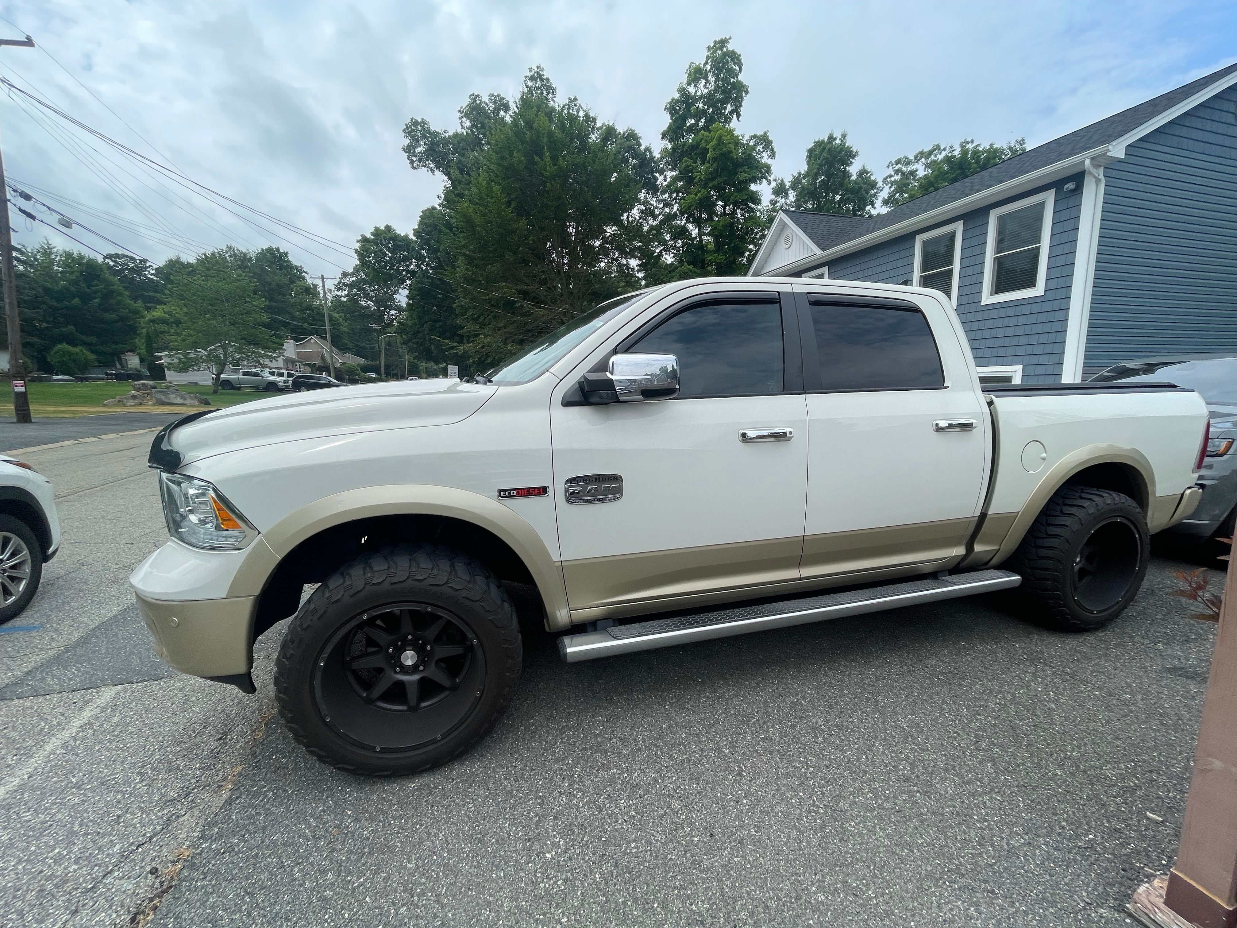 Used 2016 RAM 1500 Laramie Longhorn w/ Convenience Group AWD/4WD image 2