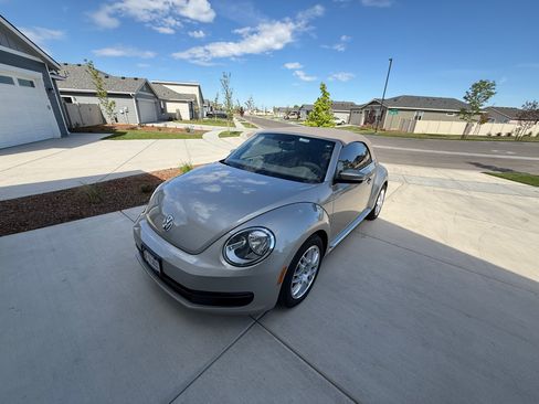 Used 2013 Volkswagen Beetle 2.5 FWD image 2