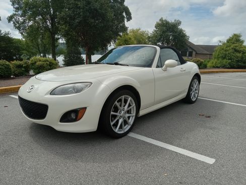 Used 2009 MAZDA MX-5 Miata Grand Touring image 8