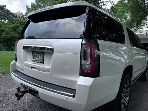 Used 2019 GMC Yukon XL Denali w/ Denali Ultimate Package AWD/4WD image 4