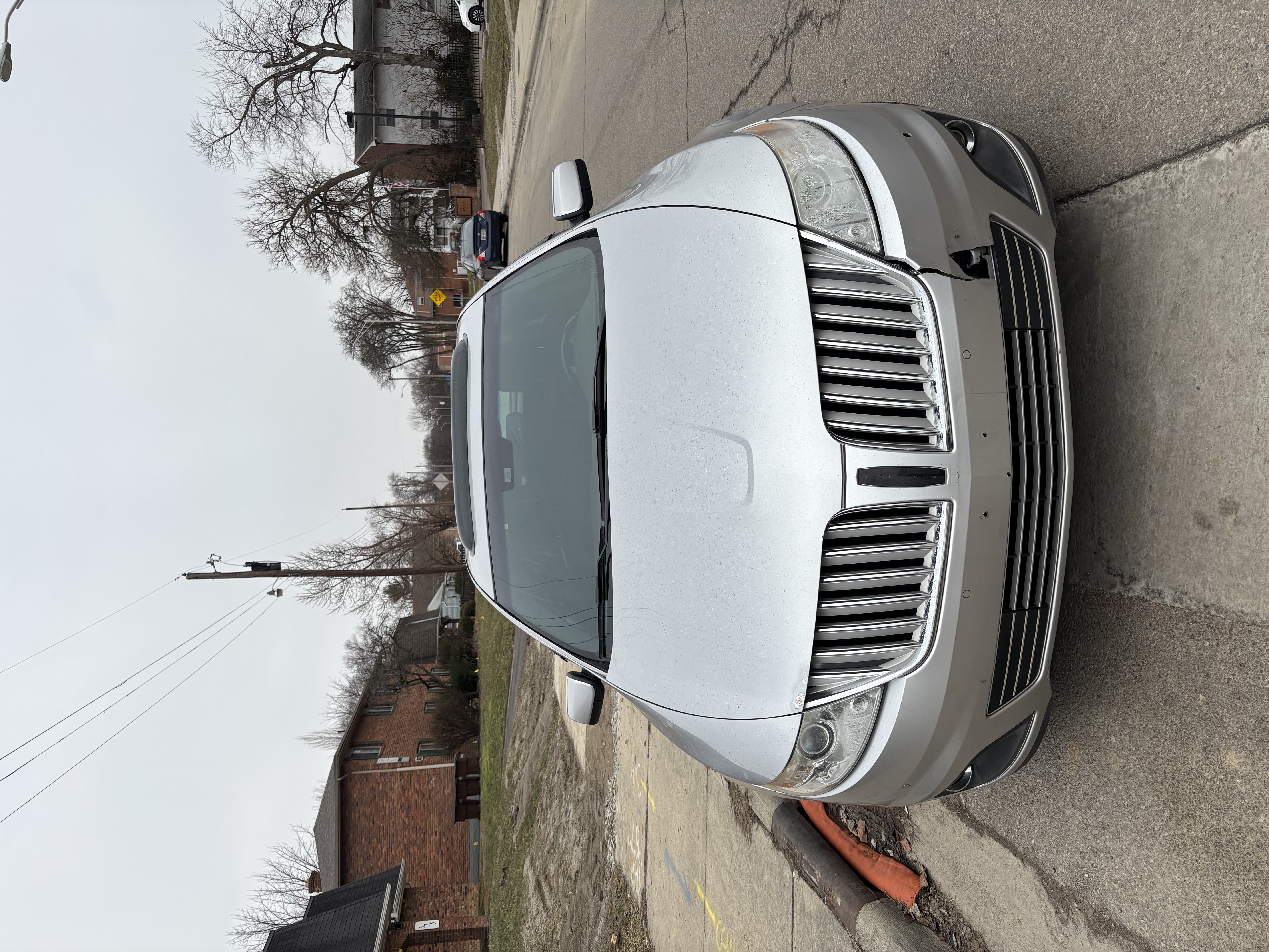 Used 2012 Lincoln MKS FWD image 1