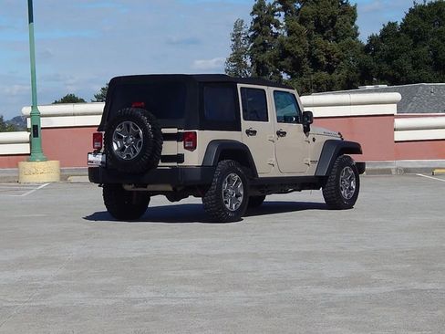 Used 2016 Jeep Wrangler Unlimited Rubicon w/ Connectivity Group image 4