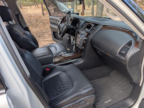 Used 2018 INFINITI QX80 4WD w/ Deluxe Technology Package image 13