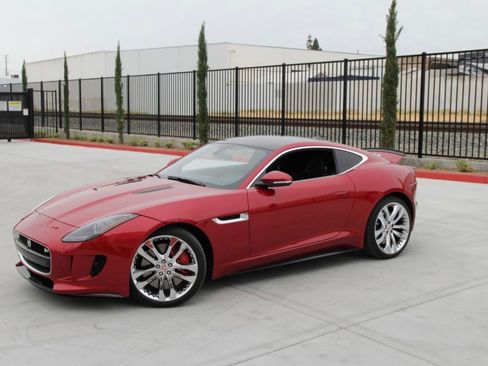 Used 2015 Jaguar F-TYPE R RWD image 13