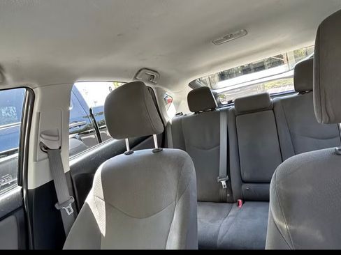 Used 2015 Toyota Prius Two image 4