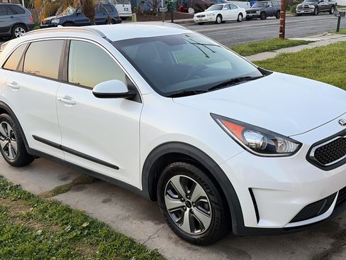 Used 2018 Kia Niro LX image 13