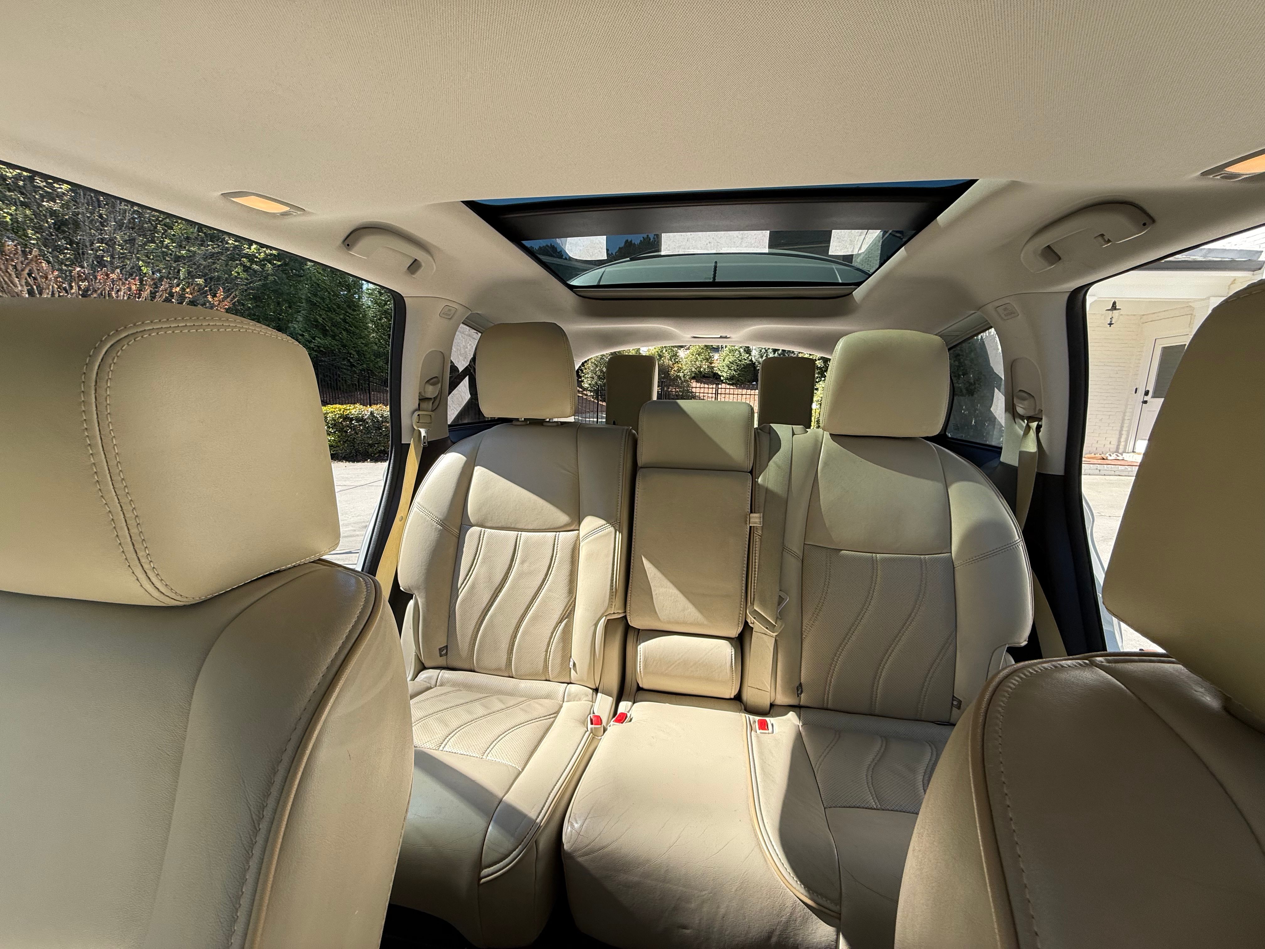 Used 2015 INFINITI QX60 FWD w/ Deluxe Touring Package image 18