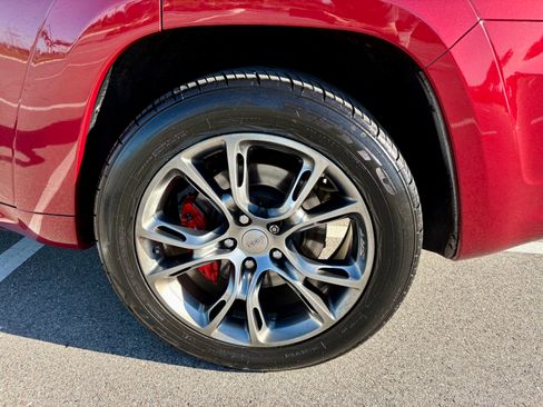 Used 2012 Jeep Grand Cherokee SRT8 w/ Luxury Group II image 16