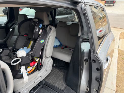 Used 2021 Honda Odyssey EX-L image 9