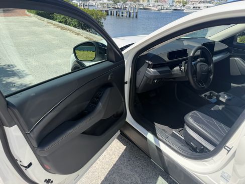 Used 2021 Ford Mustang Mach-E California Route 1 image 21