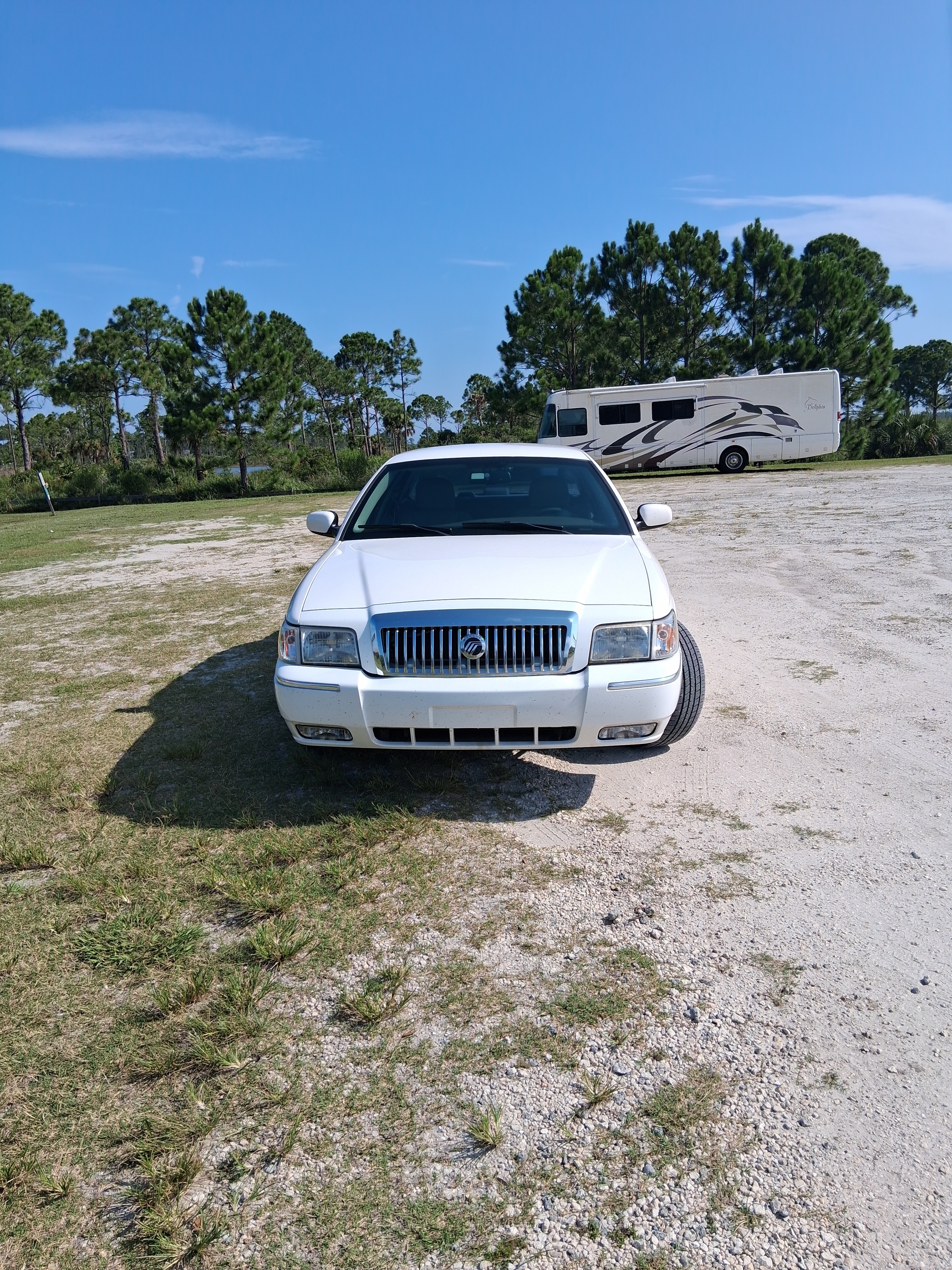 Used 2010 Mercury Grand Marquis LS RWD image 1