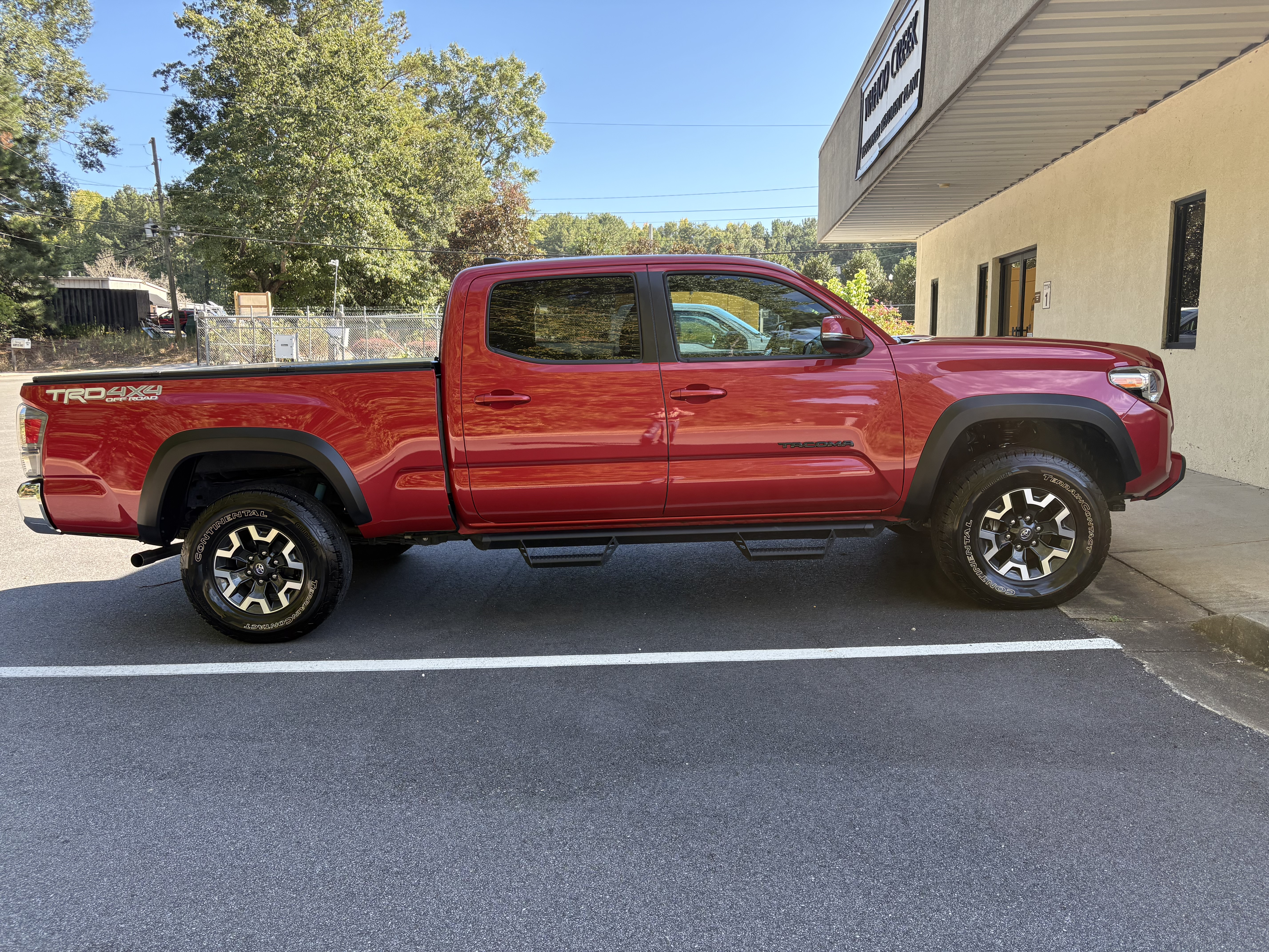 Used 2021 Toyota Tacoma TRD Off-Road AWD/4WD image 1