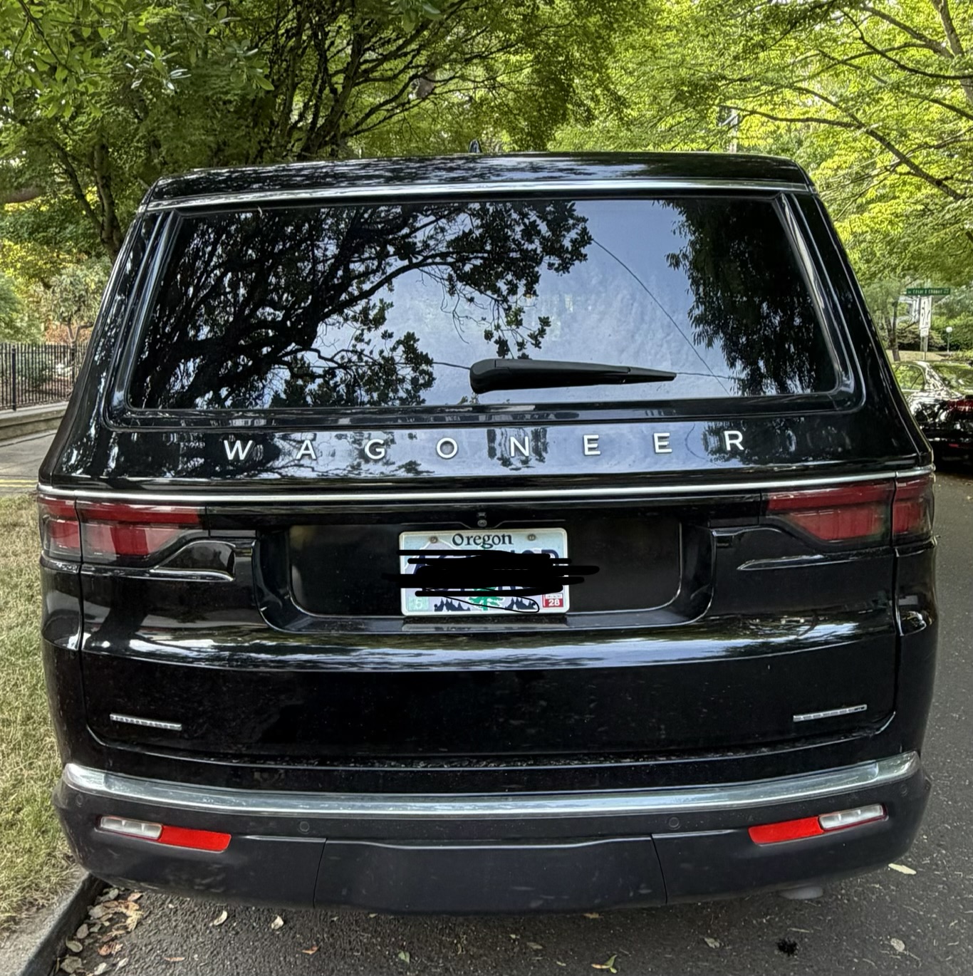 Used 2022 Jeep Wagoneer Series II w/ Convenience Group I AWD/4WD image 4