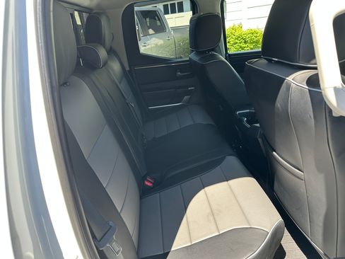 Used 2022 Toyota Tundra SR5 w/ SR5 Convenience Package RWD image 17