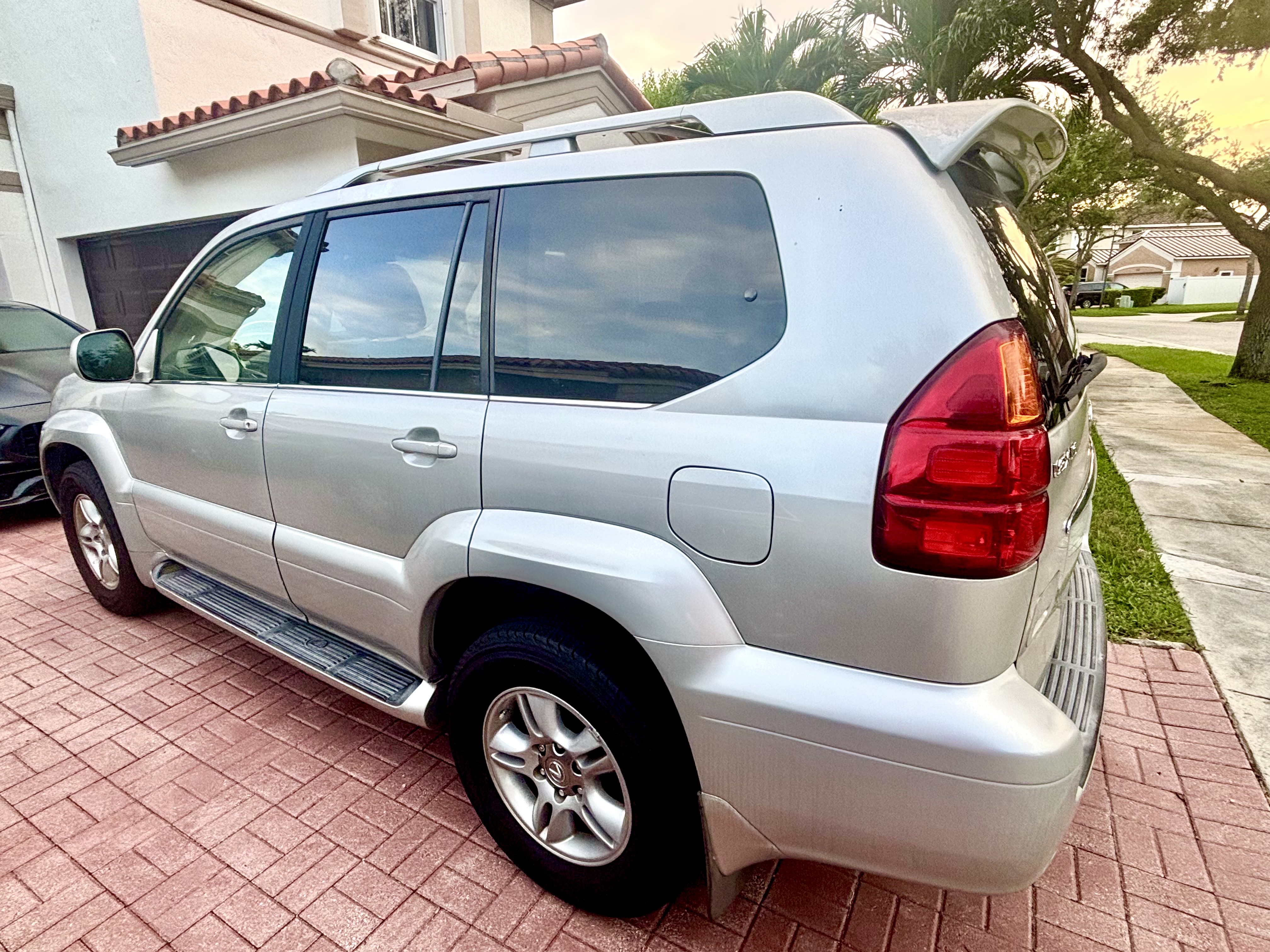 Used 2004 Lexus GX 470 AWD/4WD image 6