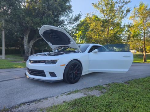Used 2014 Chevrolet Camaro SS w/ SS Performance Package image 12