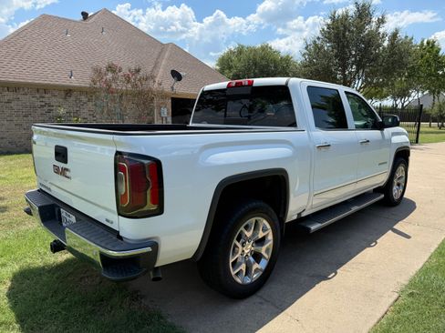 Used 2018 GMC Sierra 1500 SLT w/ Enhanced Driver Alert Package image 6