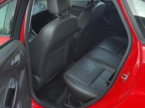 Used 2016 Ford Focus SE w/ Equipment Group 201A image 6