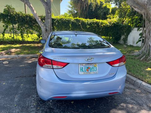 Used 2013 Hyundai Elantra Limited w/ Technology Pkg FWD image 2