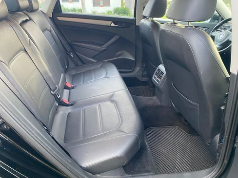 Used 2015 Volkswagen Passat TDI SE image 8