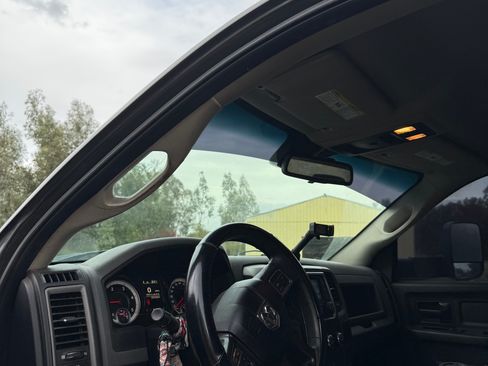 Used 2014 RAM 2500 Tradesman w/ Chrome Appearance Group image 8