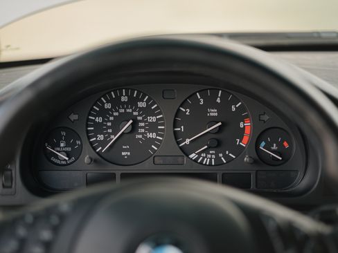 Used 2003 BMW 540i Sedan image 24