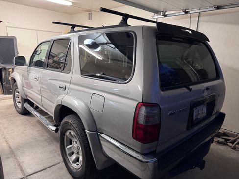 Used 2000 Toyota 4Runner SR5 image 4