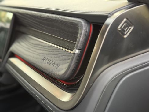 Used 2022 Rivian R1T Adventure image 23