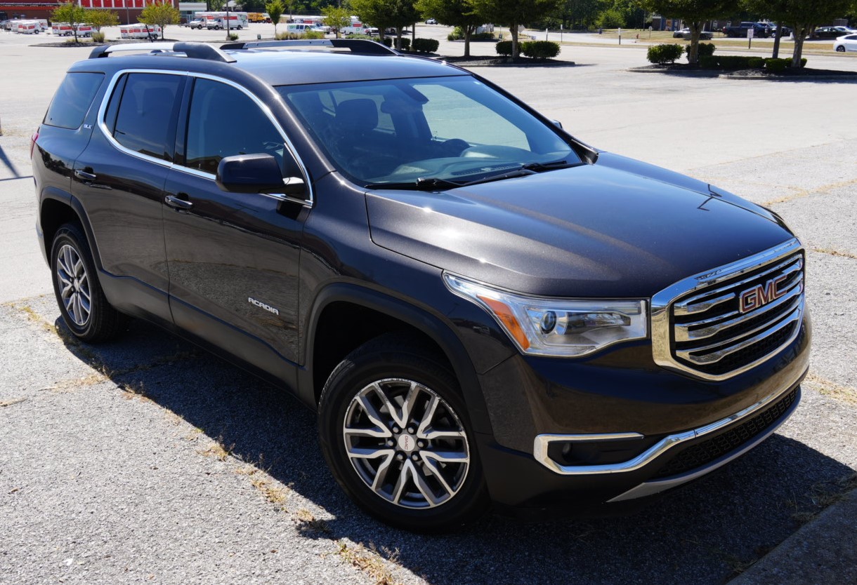 Used 2018 GMC Acadia SLE w/ Driver Alert Package I AWD/4WD image 10