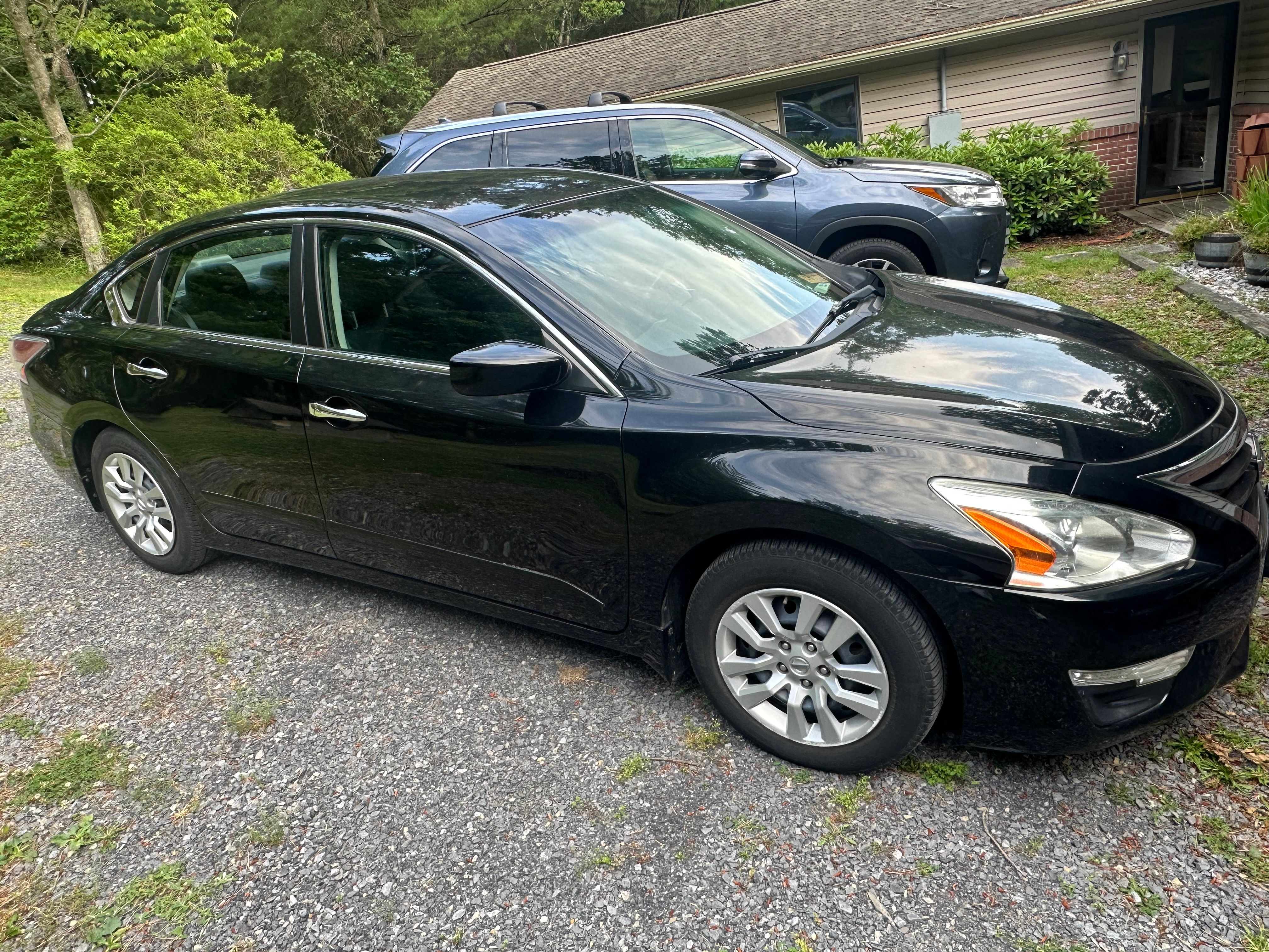 Used 2014 Nissan Altima 2.5 S w/ Display Audio Package FWD image 5