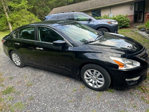 Used 2014 Nissan Altima 2.5 S w/ Display Audio Package FWD image 5