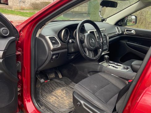 Used 2011 Jeep Grand Cherokee Laredo w/ All Weather Capability Group image 8