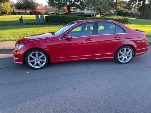 Used 2014 Mercedes-Benz C 300 4MATIC Sedan image 15