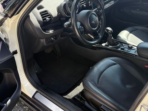 Used 2019 MINI Cooper Clubman image 14