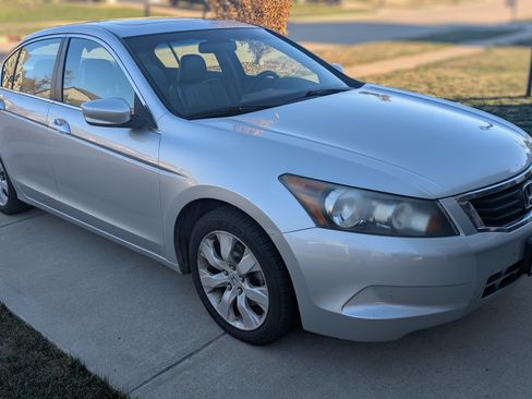 Used 2010 Honda Accord EX-L image 4