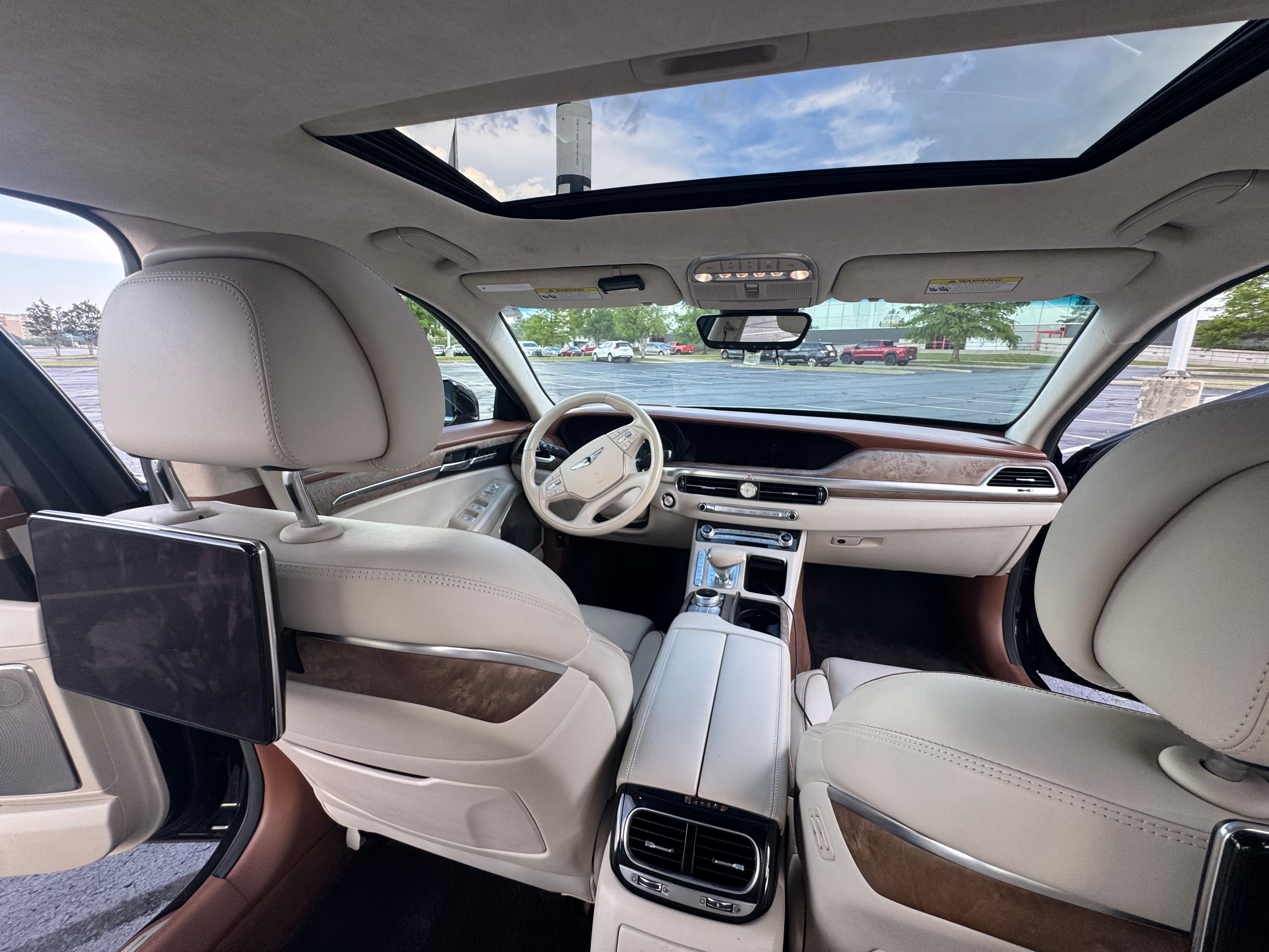 Used 2022 Genesis G90 5.0 Ultimate RWD image 20